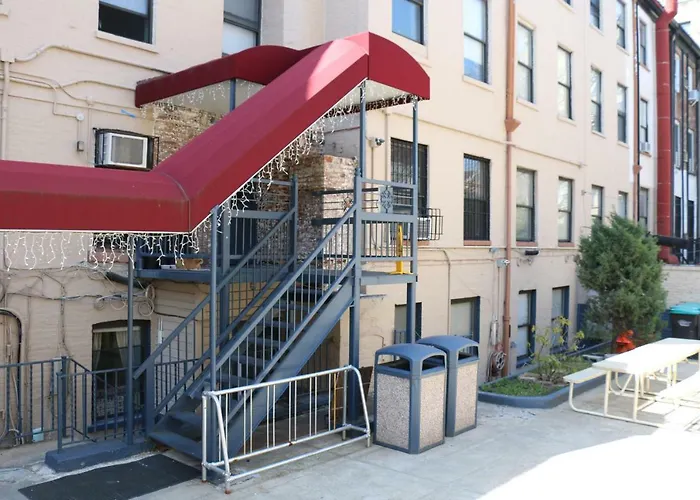 Chelsea International Hostel